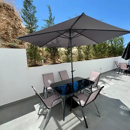 Sea Breeze - Panoramic View & Pool ساراندا